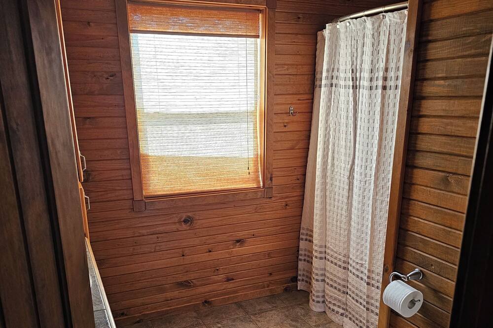 Photo of Bathroom in Hoyt