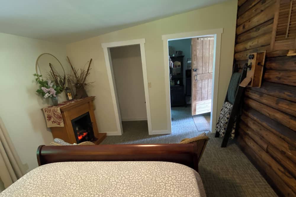 Photo of Bedroom in Scappoose