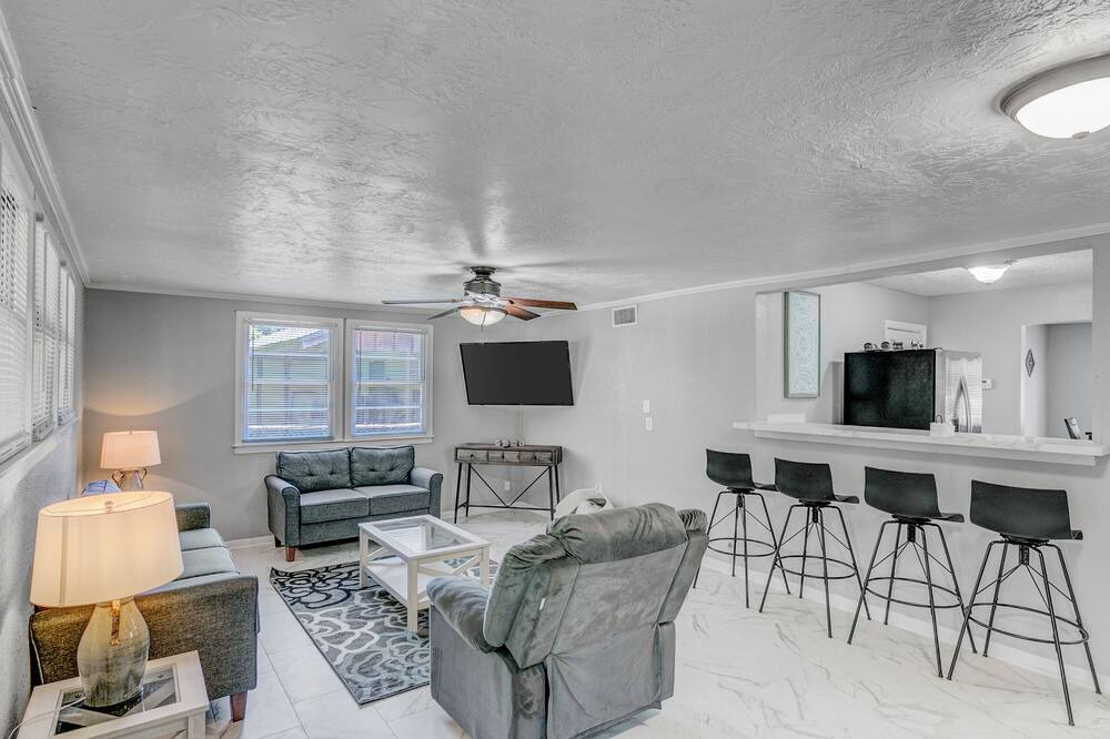 Photo of Livingroom in Port Neches