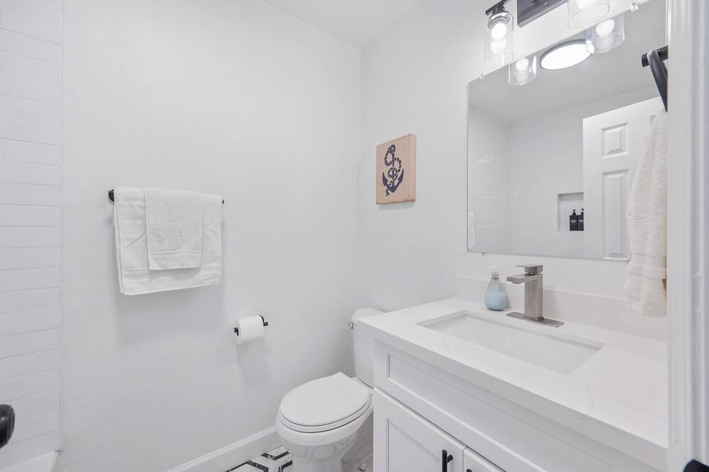 Photo of Bathroom in Clodine