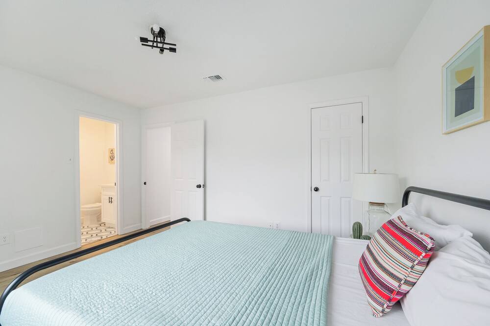 Photo of Bedroom in Clodine