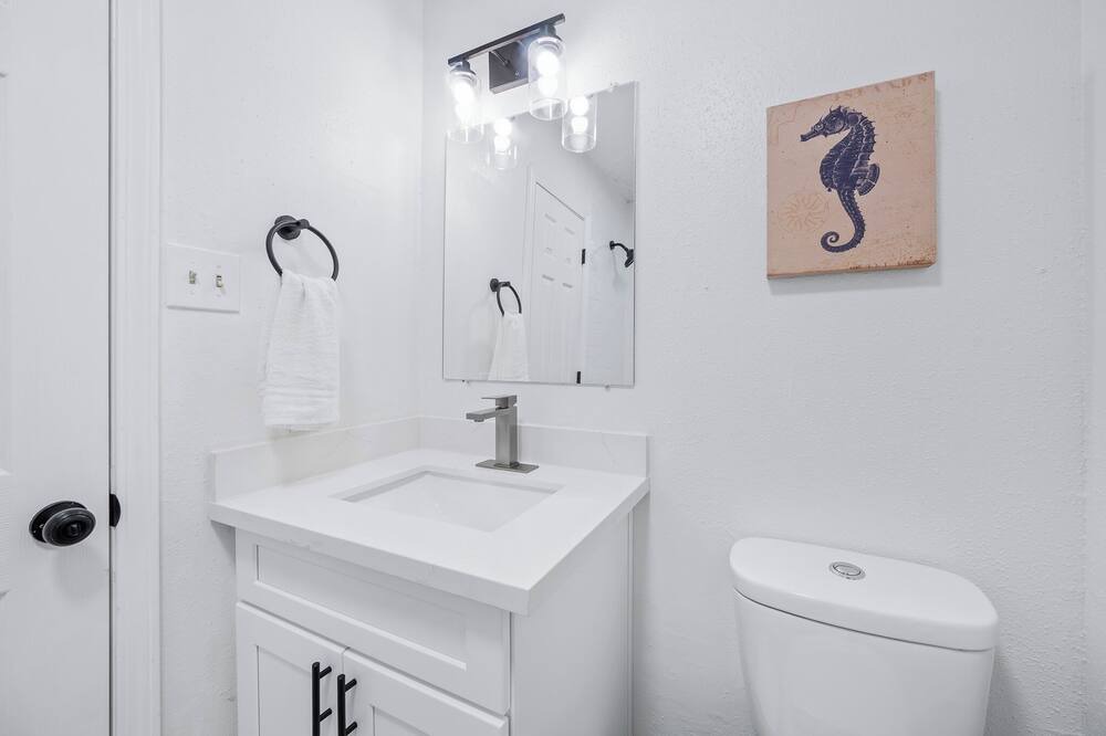 Photo of Bathroom in Clodine