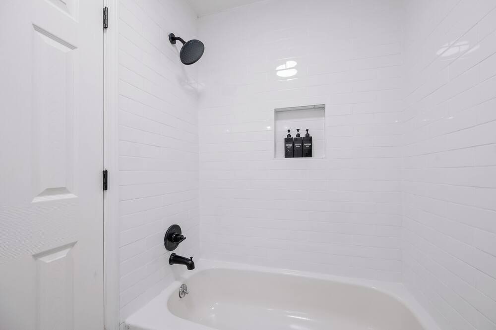 Photo of Bathroom in Clodine