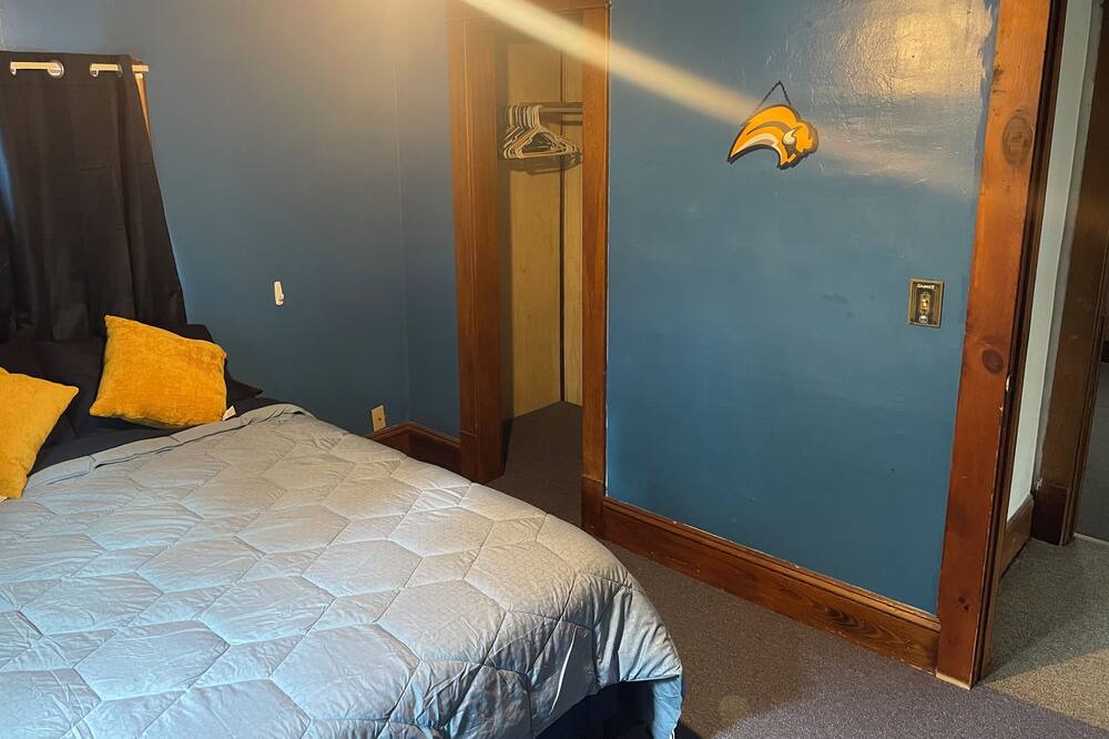 Photo of Bedroom in Forestville