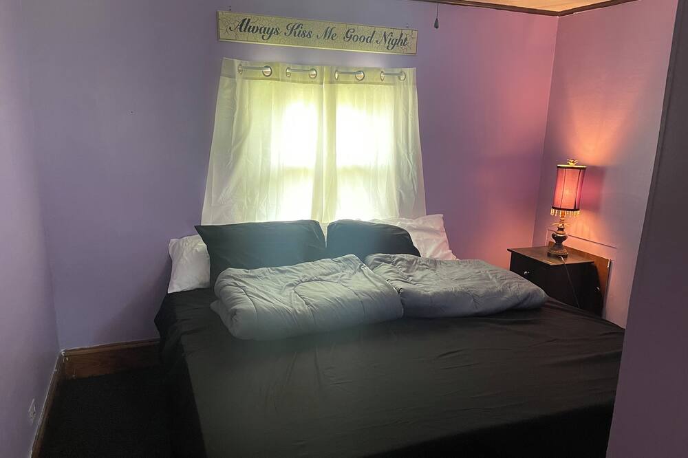 Photo of Bedroom in Forestville
