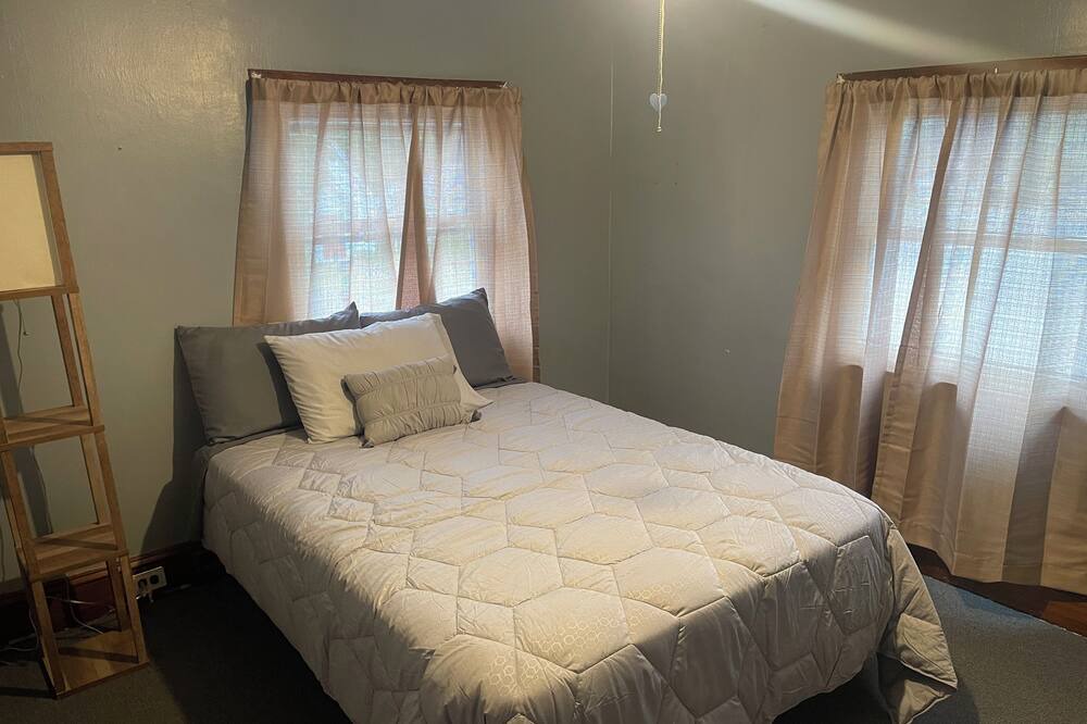 Photo of Bedroom in Forestville