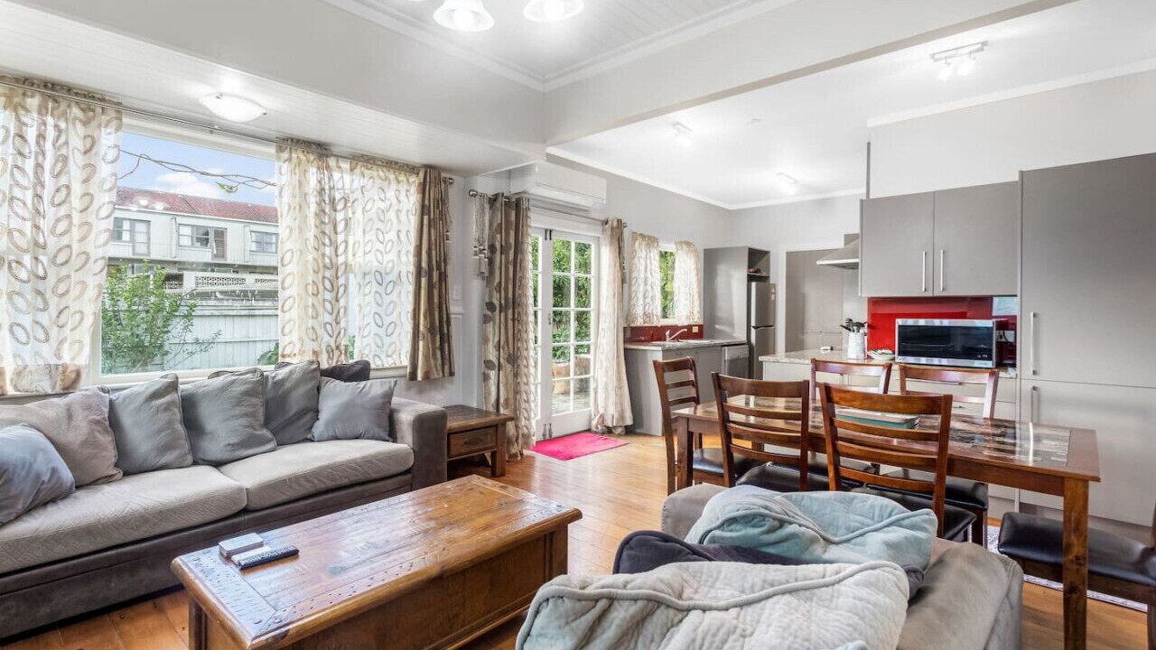 Photo of Others in Sandringham