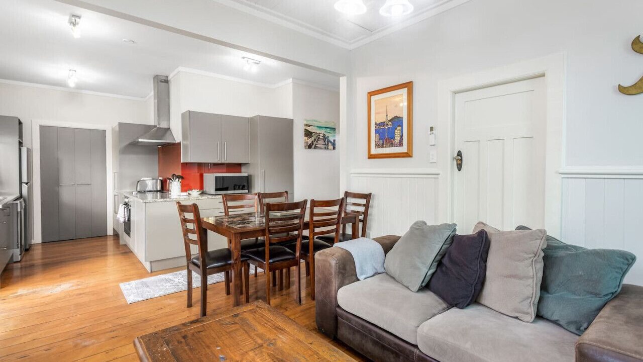 Photo of Others in Sandringham