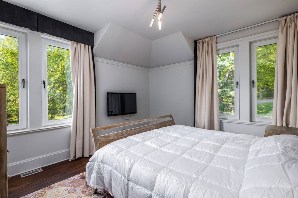 Photo of Bedroom in Lac Beauport