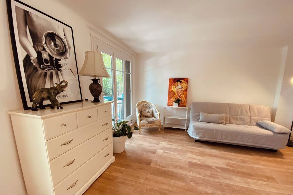 Photo of Livingroom in Rueil-Malmaison