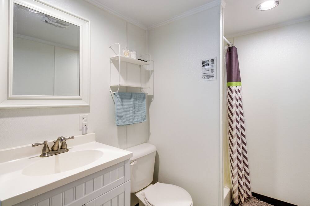 Photo of Bathroom in Eagle Rock