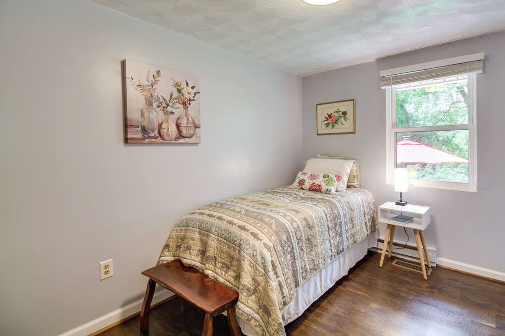 Photo of Bedroom in Eagle Rock