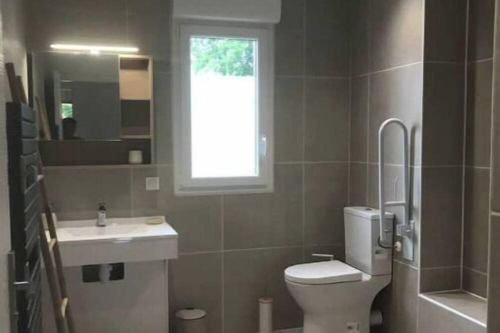 Photo of Bathroom in Boulleville