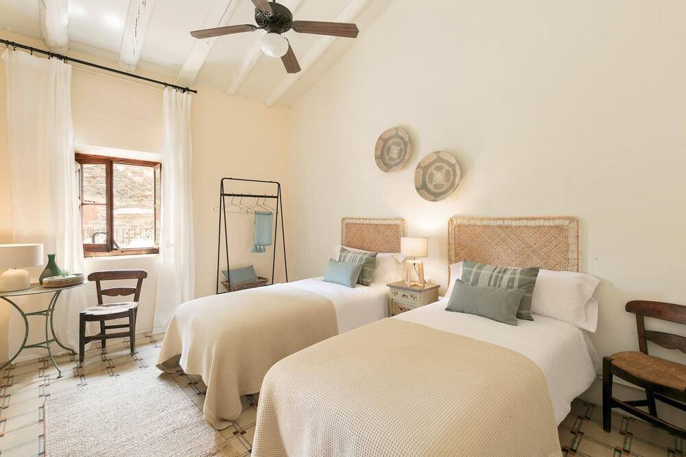 Photo of Bedroom in Garriguella