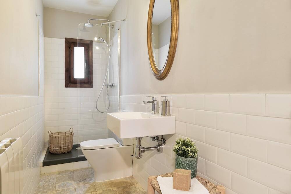 Photo of Bathroom in Garriguella