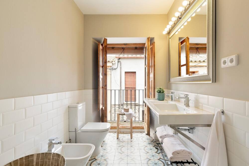 Photo of Bathroom in Garriguella
