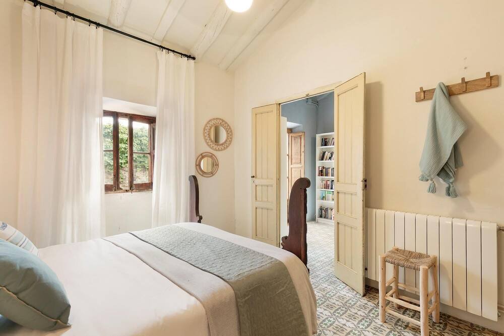 Photo of Bedroom in Garriguella