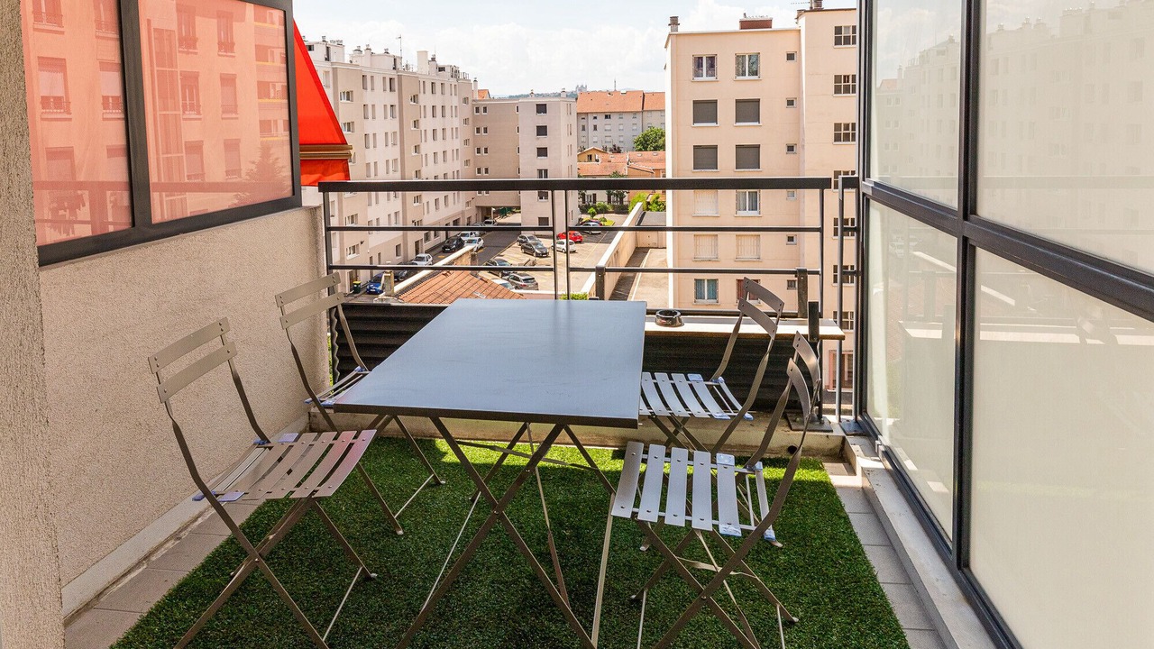 Photo of Outdoor in Republique - Tolstoi