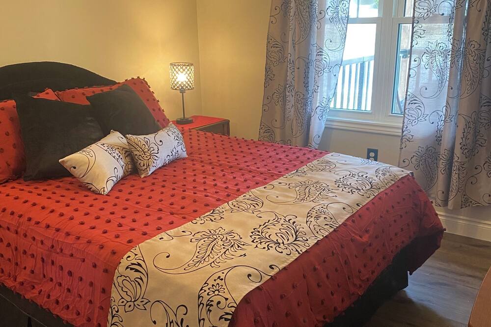 Photo of Bedroom in Napanee