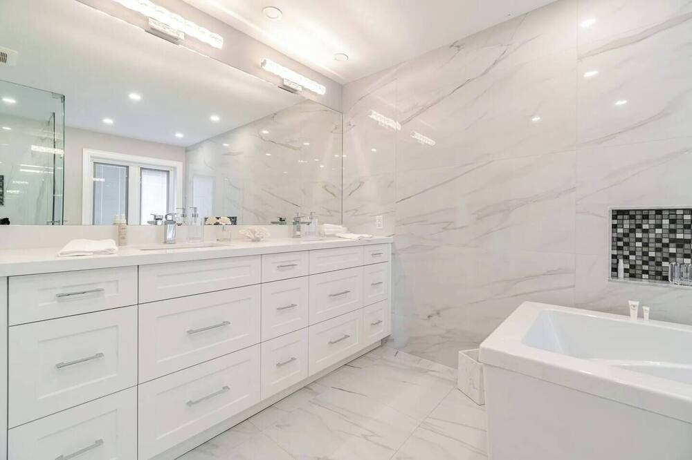 Photo of Bathroom in Meadowvale Village