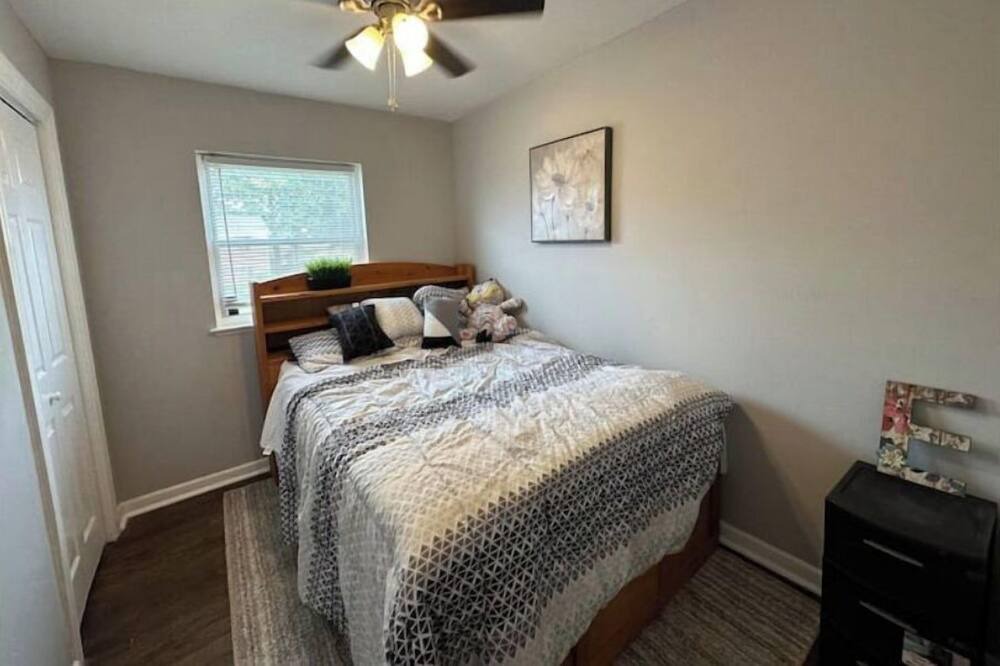 Photo of Bedroom in Lochearn