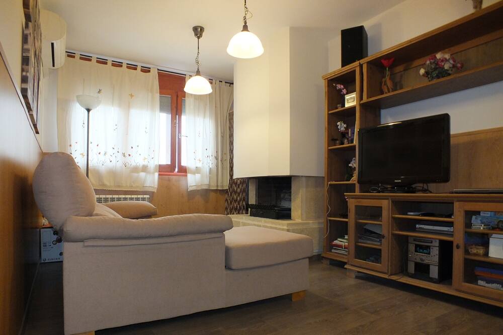 Photo of Livingroom in Peramola