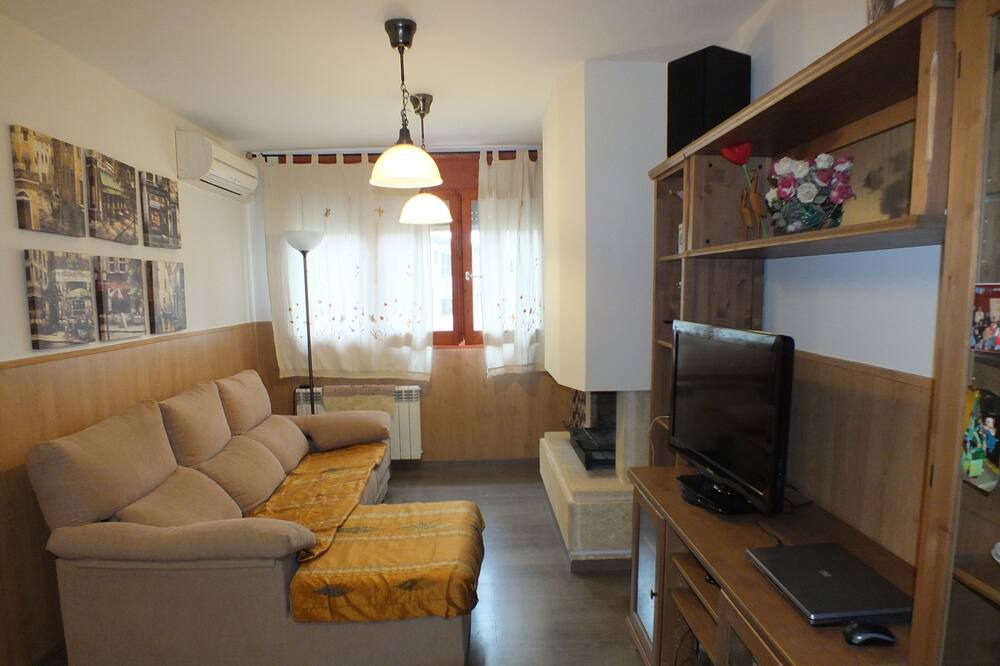 Photo of Livingroom in Peramola