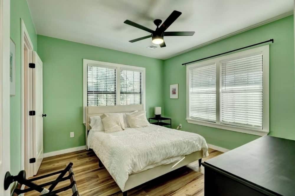 Photo of Bedroom in Central Oklahoma City