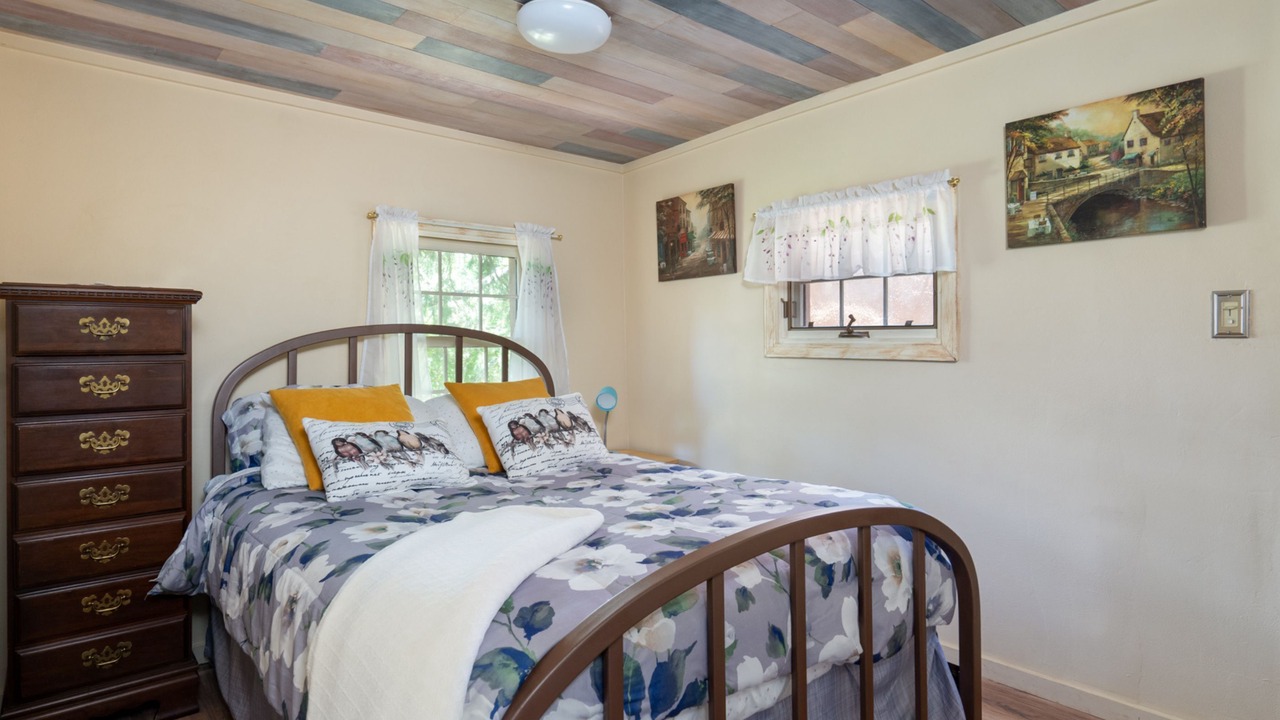 Photo of Bedroom in Canoncito