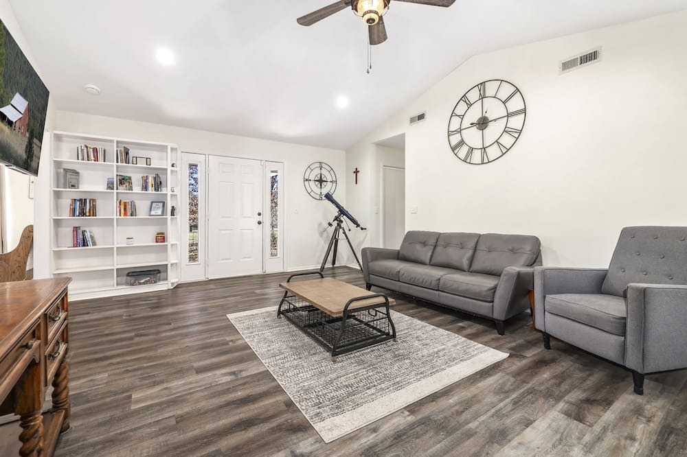 Photo of Livingroom in Lincoln