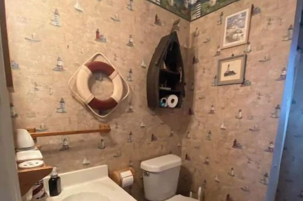 Photo of Bathroom in Benton