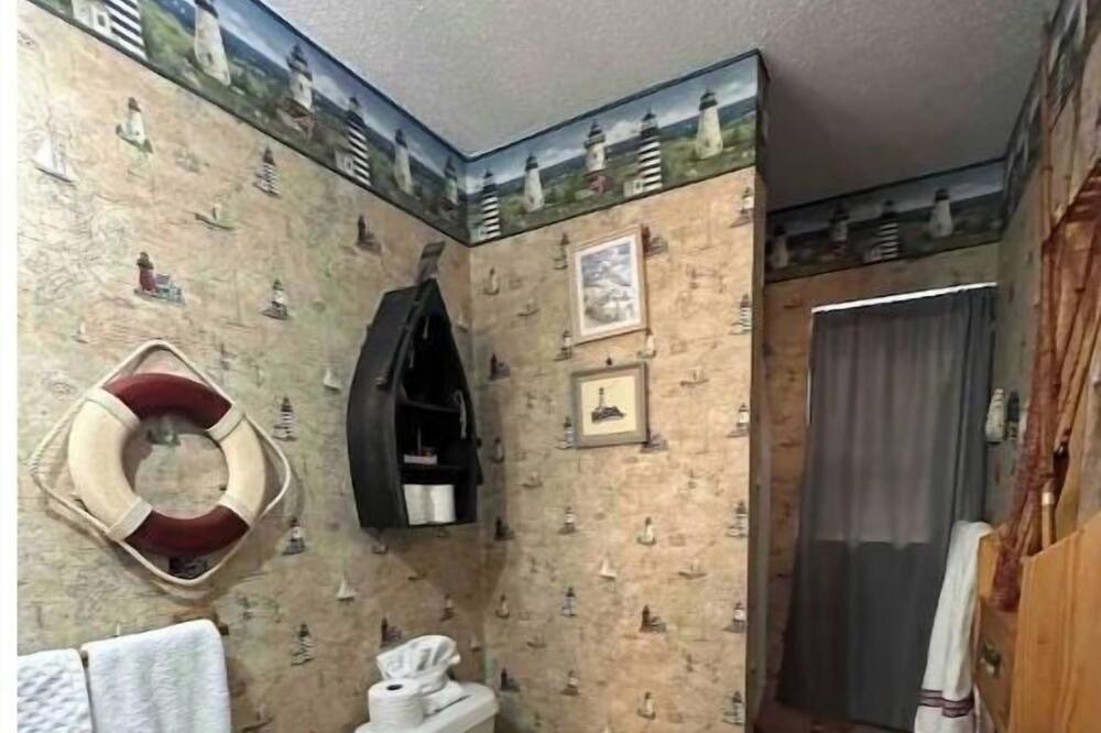 Photo of Bathroom in Benton