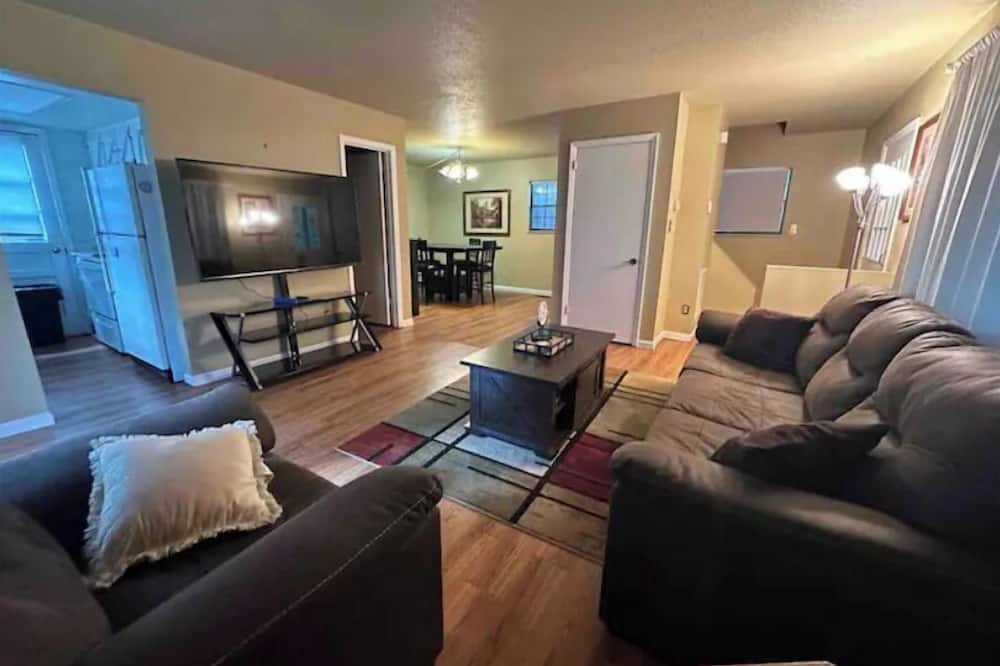 Photo of Livingroom in Benton