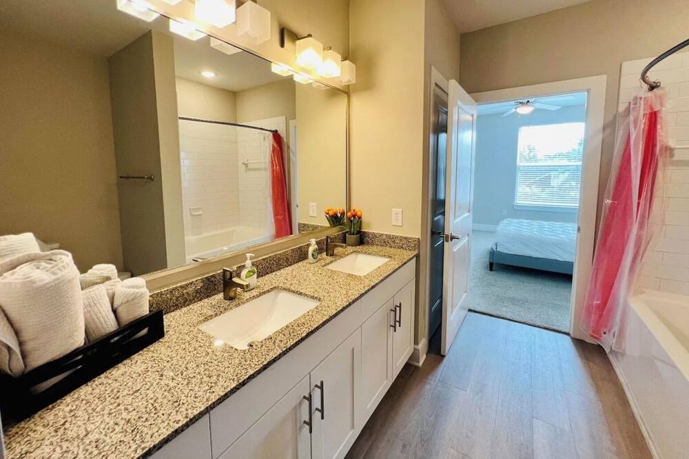Photo of Bathroom in Addicks