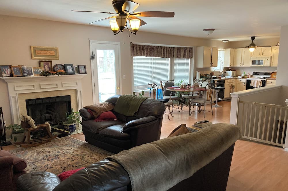 Photo of Livingroom in Wentzville