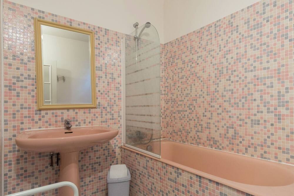 Photo of Bathroom in Giroux