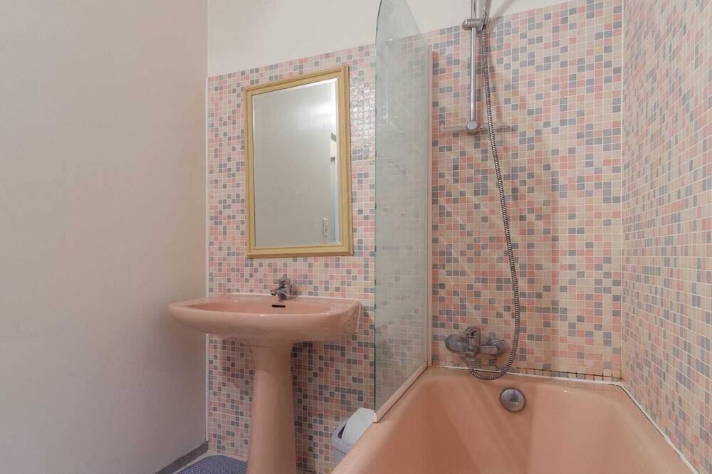 Photo of Bathroom in Giroux