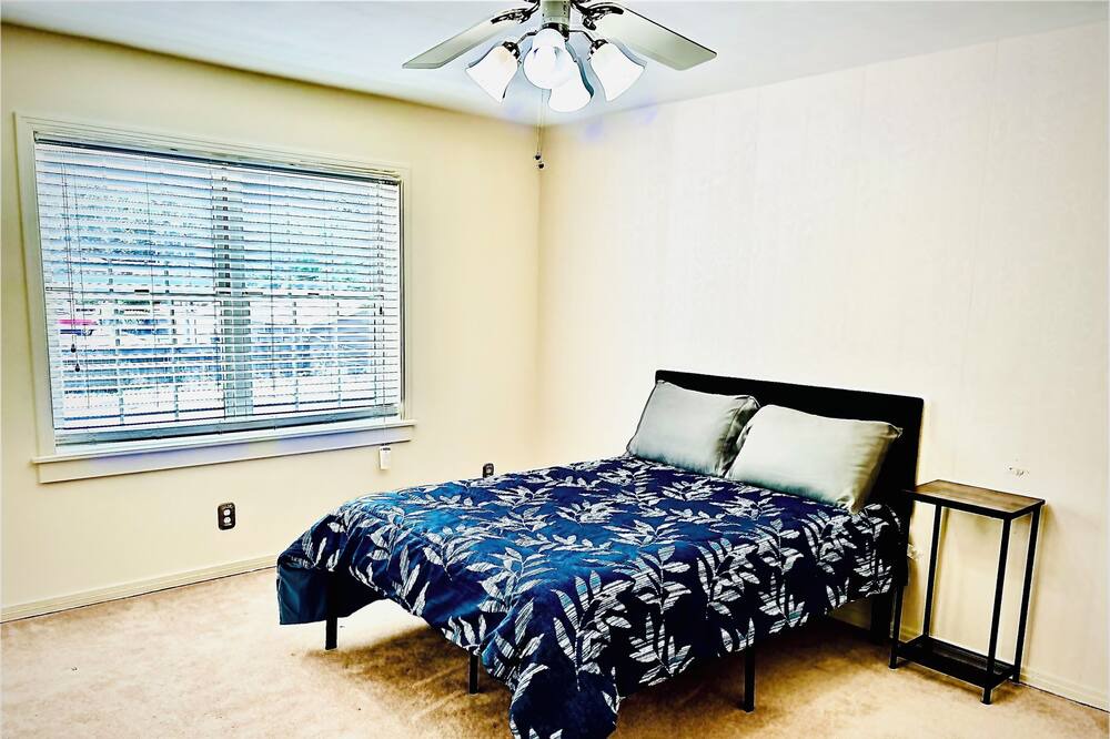 Photo of Bedroom in Ferndale