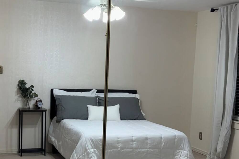 Photo of Bedroom in Ferndale