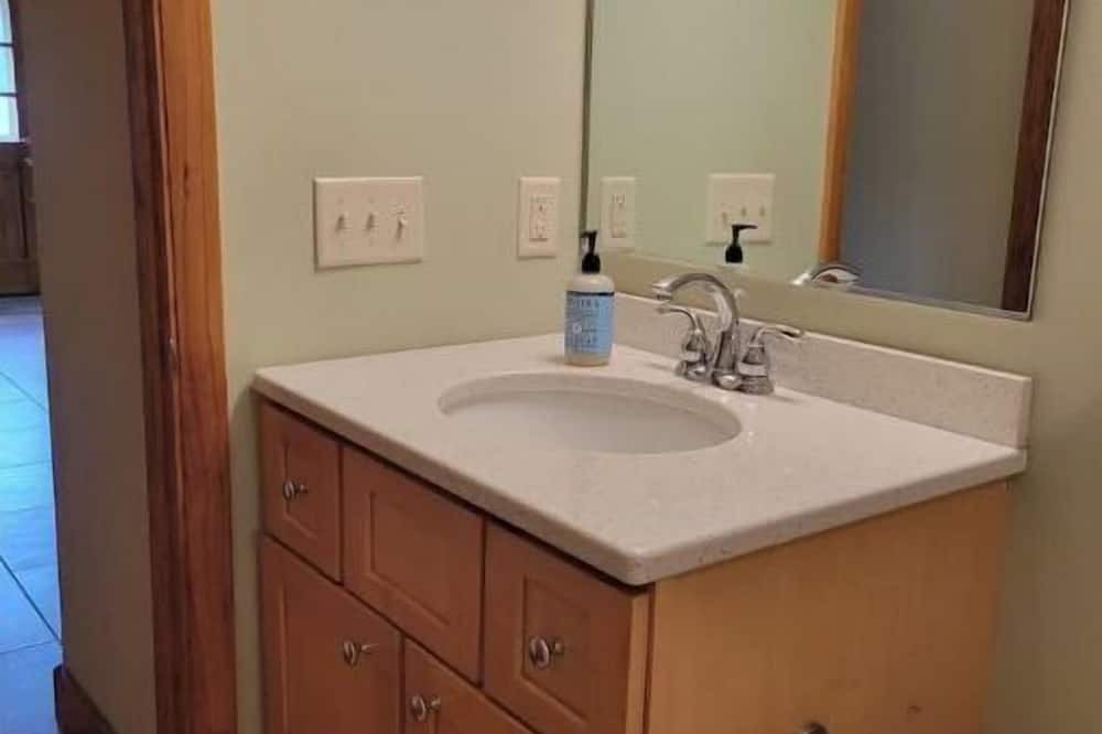 Photo of Bathroom in Boscobel
