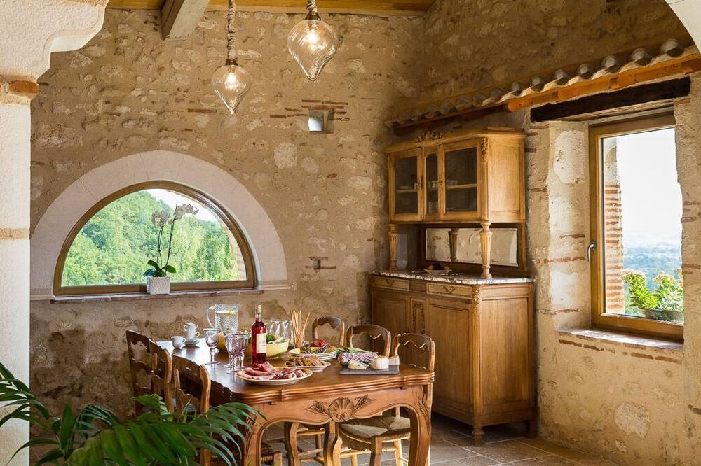 Photo of Kitchen in Laparade