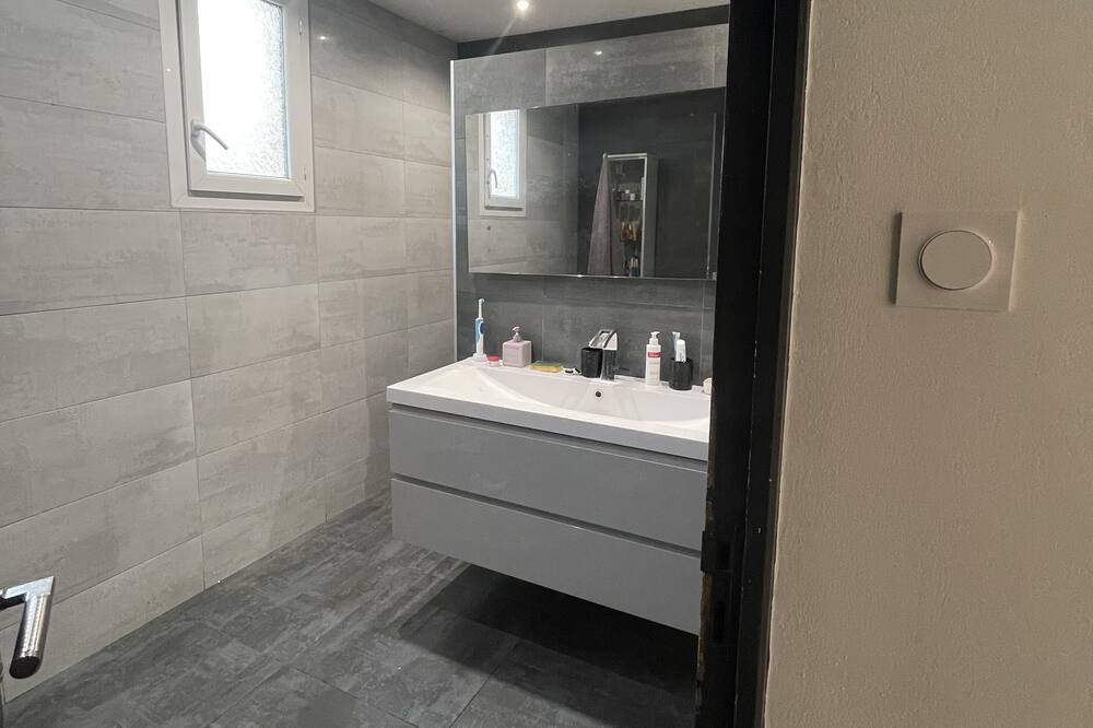 Photo of Bathroom in Elne
