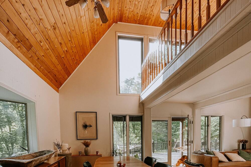Photo of Livingroom in East Branch