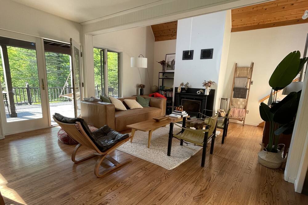 Photo of Livingroom in East Branch