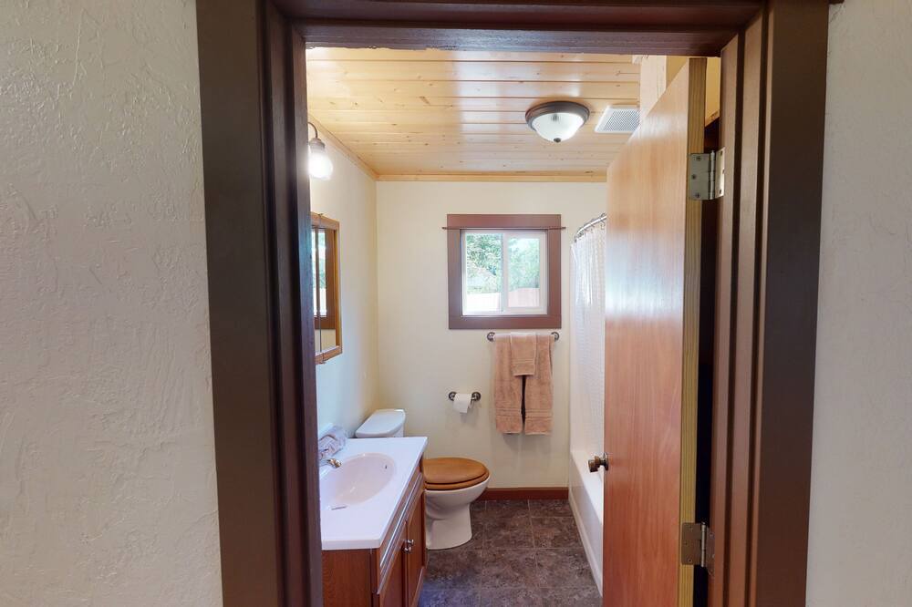 Photo of Bathroom in Westhaven-Moonstone