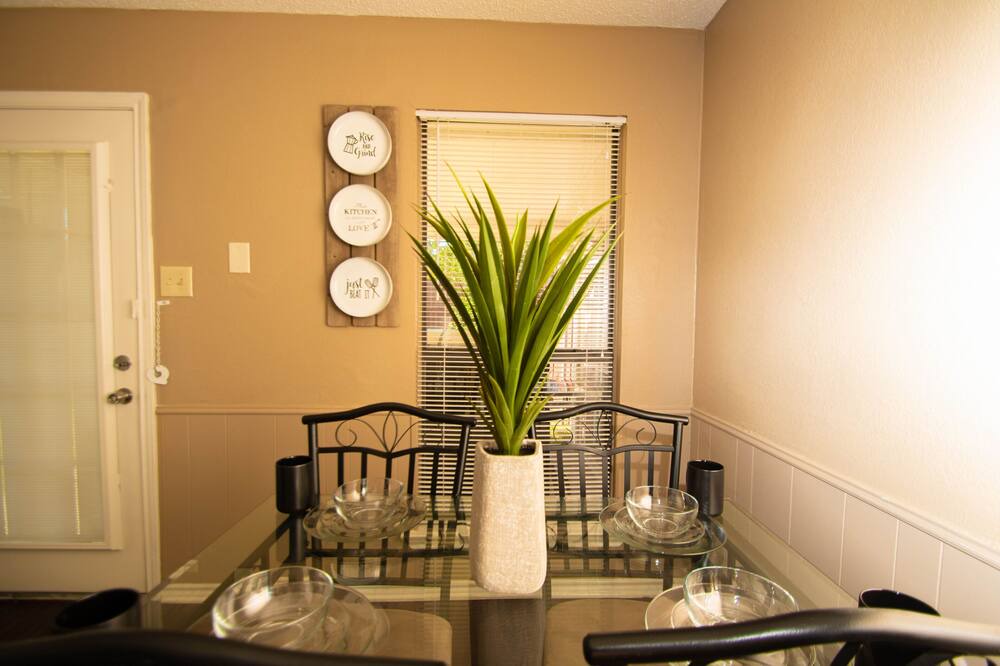 Photo of Kitchen in North Central Carrollton