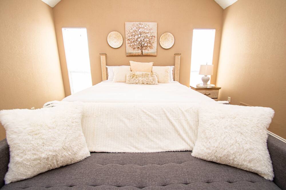 Photo of Bedroom in North Central Carrollton