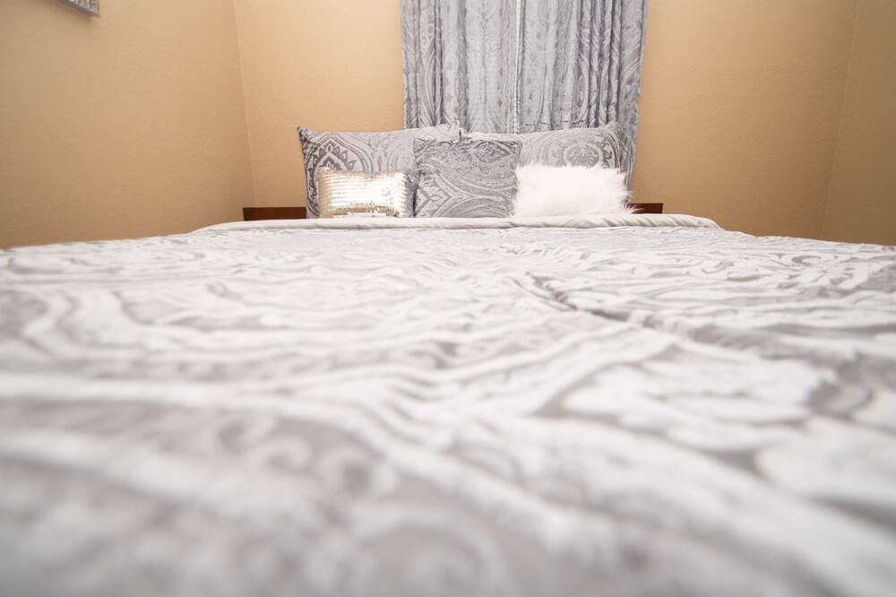 Photo of Bedroom in North Central Carrollton
