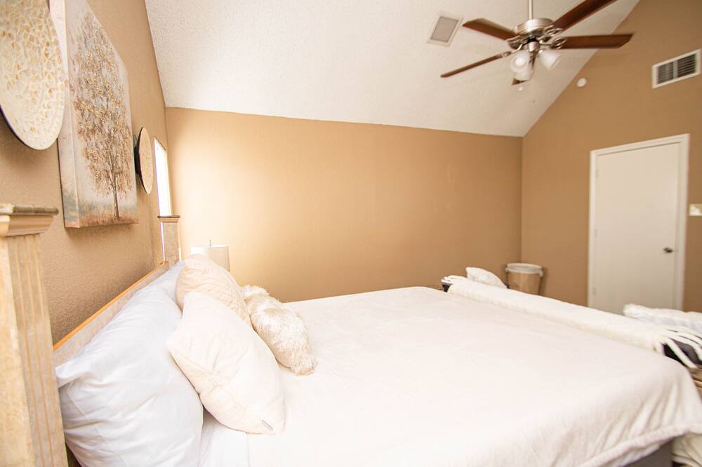 Photo of Bedroom in North Central Carrollton