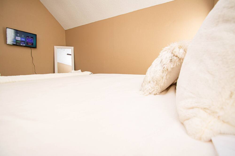 Photo of Bedroom in North Central Carrollton